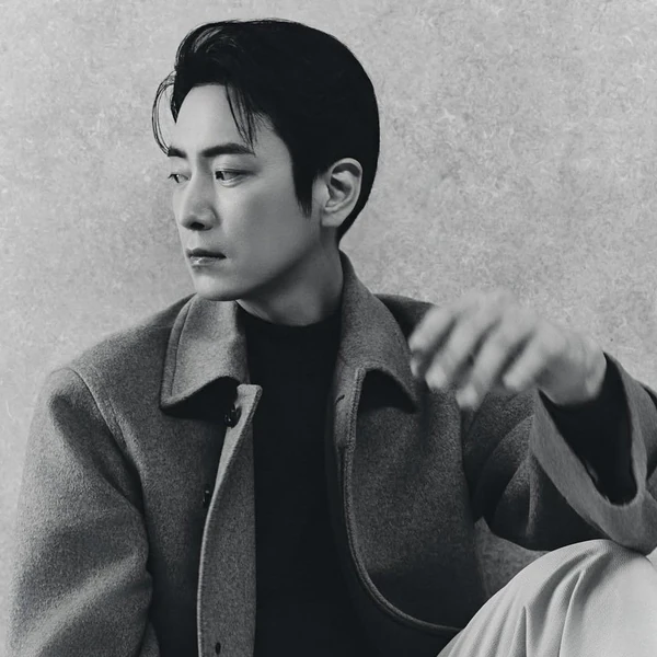 Popular photo full of fans’ love for Lee Joonhyuk