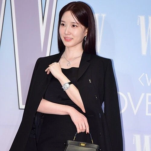 Popular photo full of fans’ love for Park Eunbin