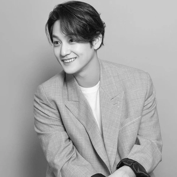 Popular photo full of fans’ love for Kim Bum