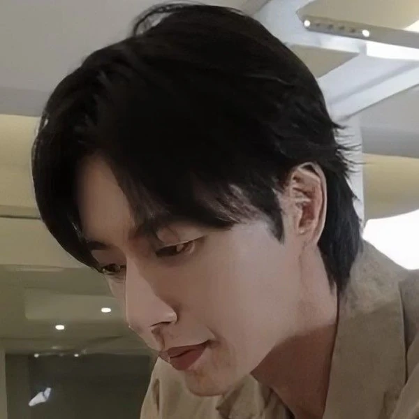 The most loved look of Park Haejin today