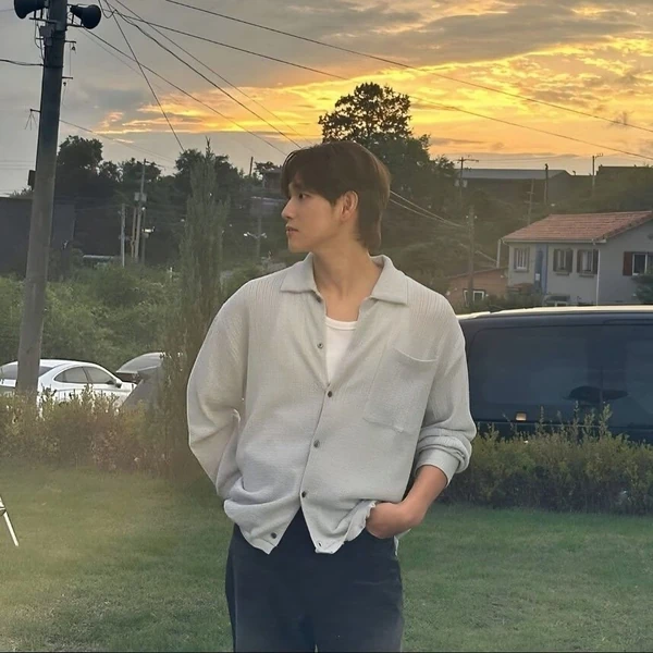Popular photo full of fans’ love for Yim Siwan