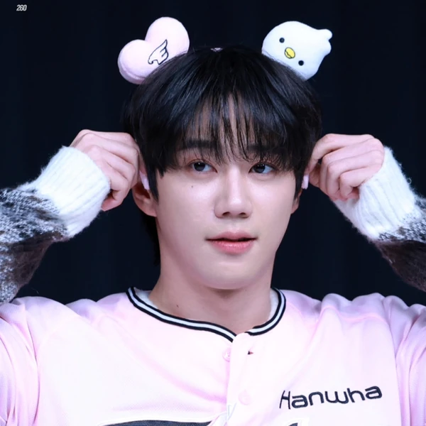 Popular photo full of fans’ love for Lee Junyoung