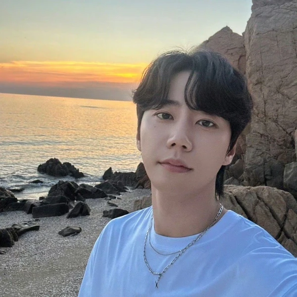 The most loved look of Lee Junyoung today