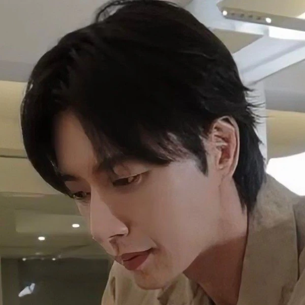 The most loved look of Park Haejin today