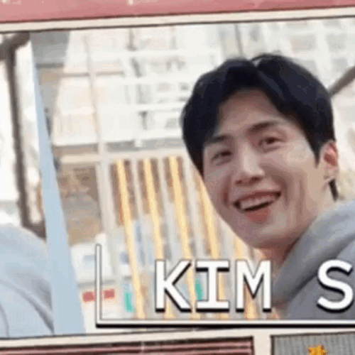 Foto populer Kim Seonho yang penuh cinta dari penggemar