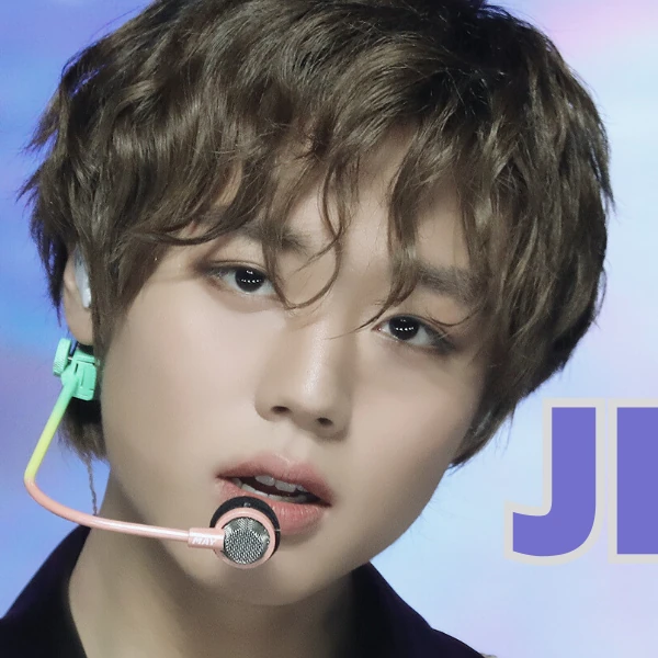 Popular photo full of fans’ love for Park Jihoon