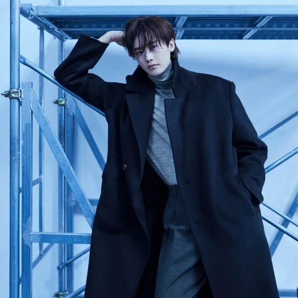 The most loved look of Lee Jongsuk today