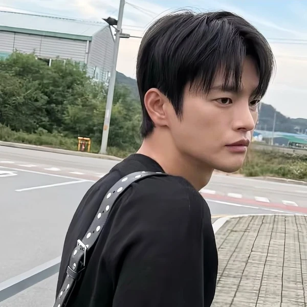 The most loved look of Seo Inguk today