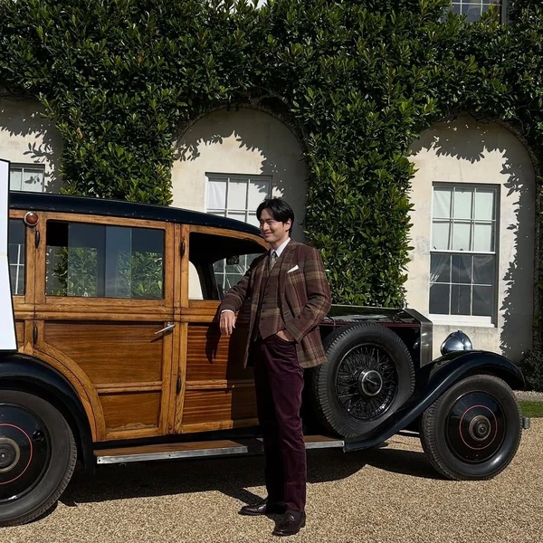 Popular photo full of fans’ love for Lee Jinwook