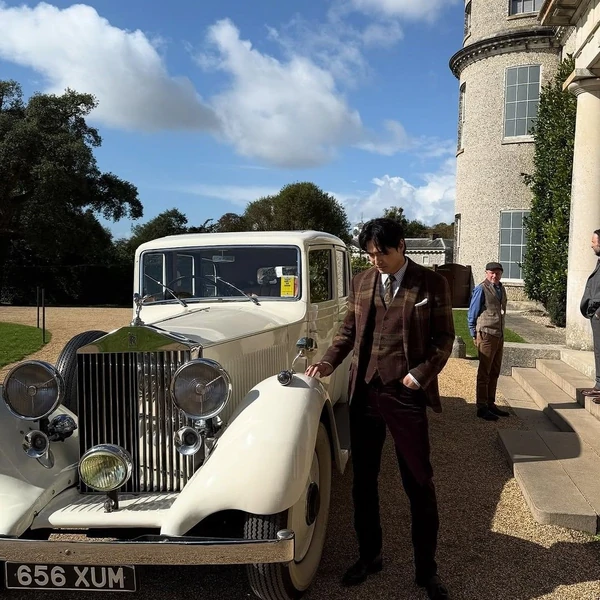 Popular photo full of fans’ love for Lee Jinwook