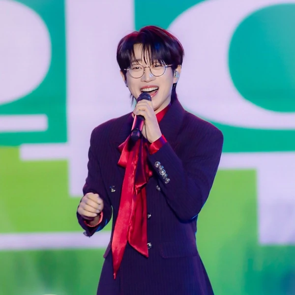 The most loved look of An Sunghoon today