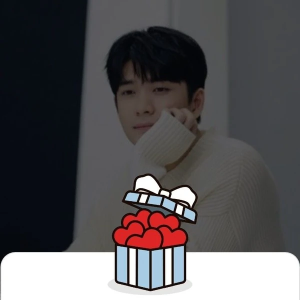 Popular photo full of fans’ love for Kang Taeoh