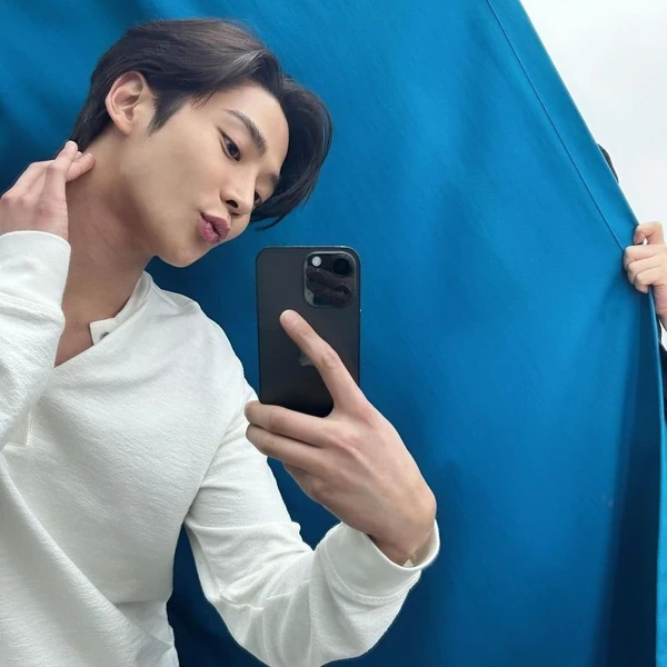 Penampilan Rowoon yang paling disukai hari ini