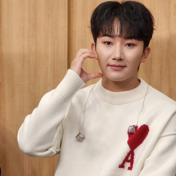 The most loved look of Nam Seungmin today