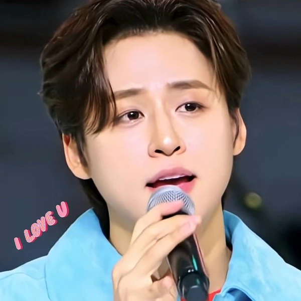 The most loved look of Lee Solomon today