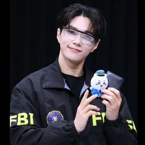 The most loved look of Kim Myungsoo (L) today