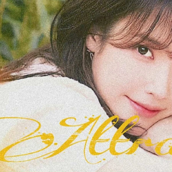 Foto populer IU yang penuh cinta dari penggemar