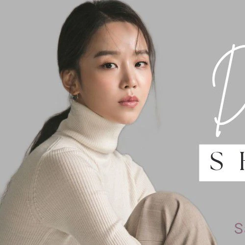 The most loved look of Shin Haesun today