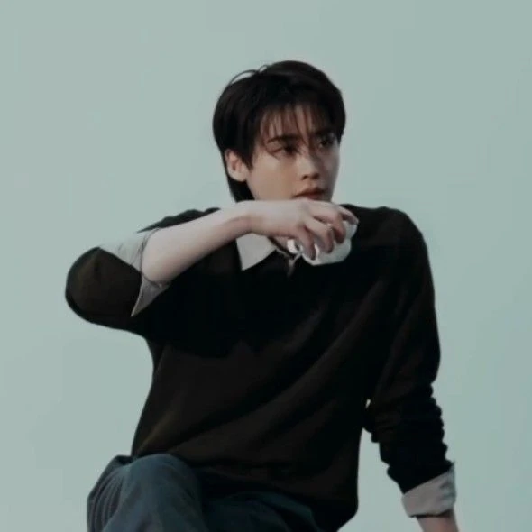 Popular photo full of fans’ love for Lee Jongsuk