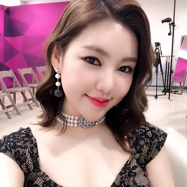 充滿粉絲愛的宋歌人人氣照片