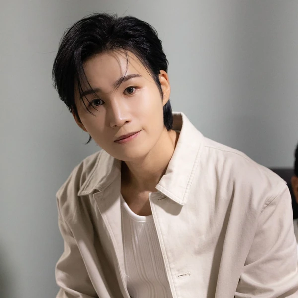 The most loved look of Kim Heejae today