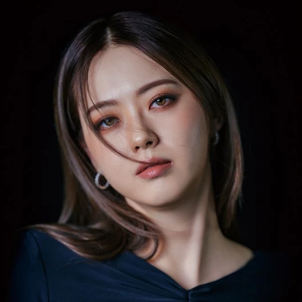 The most loved look of Go Ara today