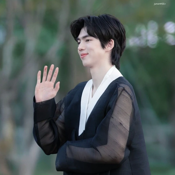 今天最受喜爱的Cha Junhwan模样