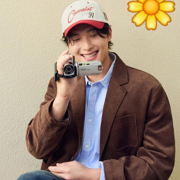 粉絲喜愛的Yoon Donghee人氣個人資料照片