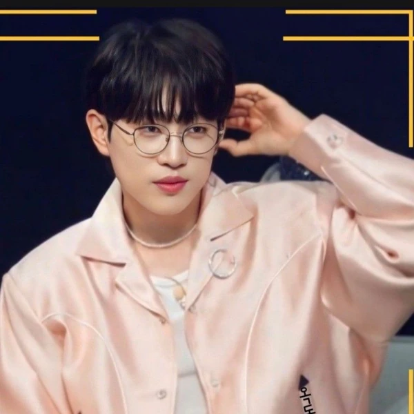 Popular photo full of fans’ love for An Sunghoon