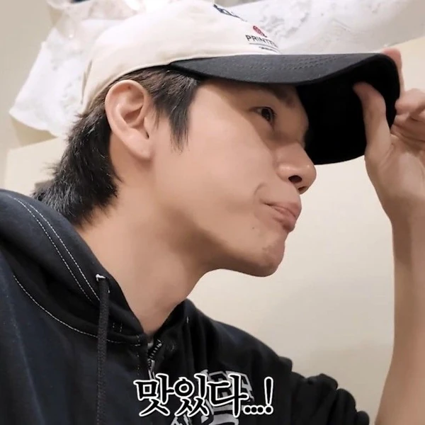 Popular photo full of fans’ love for Ong Seongwu