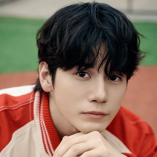 The most loved look of Ong Seongwu today