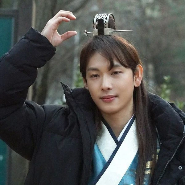 Popular photo full of fans’ love for Yim Siwan