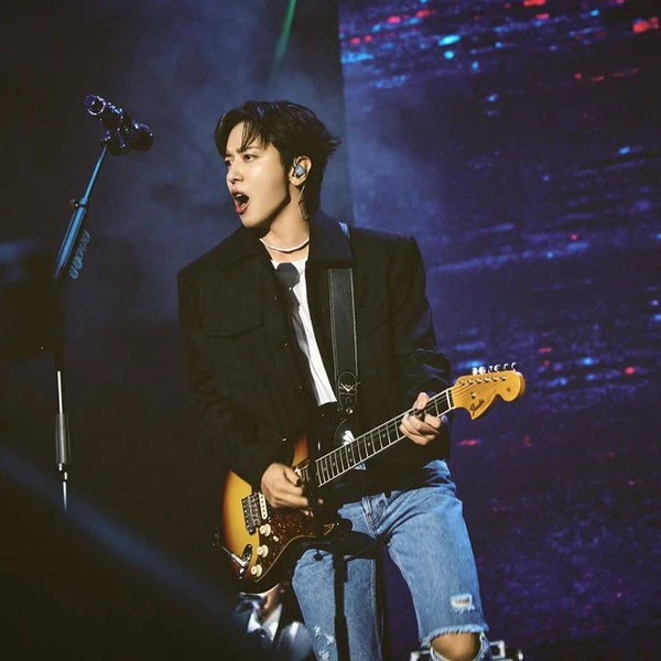 Momen terbaik Jung Yonghwa pilihan penggemar