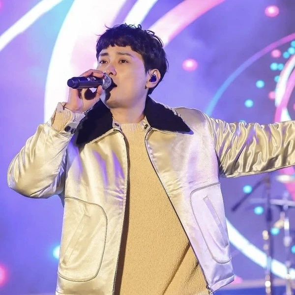 The most loved look of Min Kyunghoon today