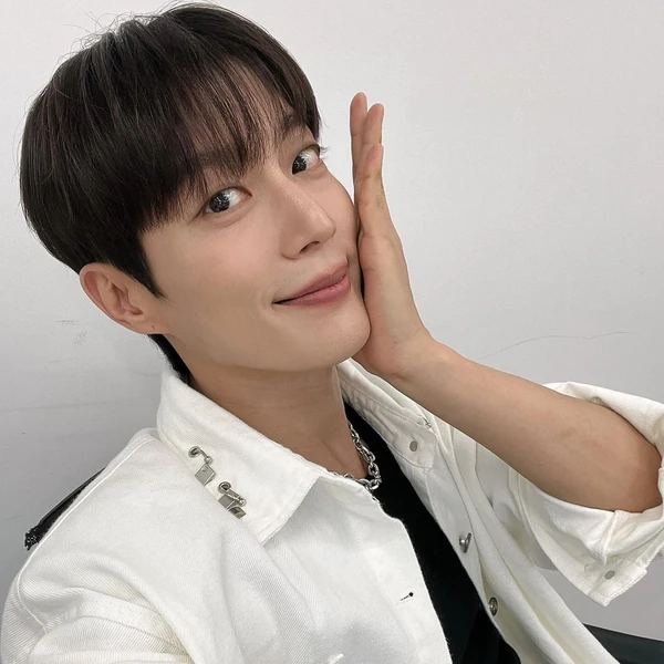 Popular photo full of fans’ love for Yoon Doojoon