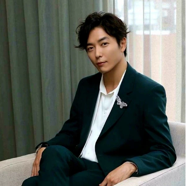 Momen terbaik Kim Jaewook pilihan penggemar