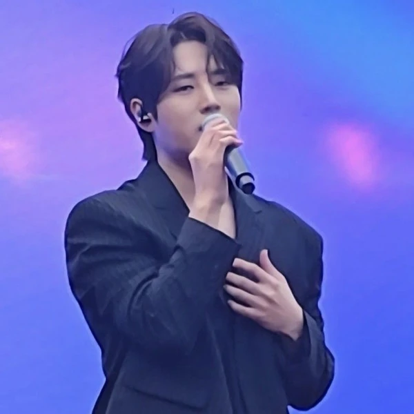 Popular photo full of fans’ love for Kim Jungyeon