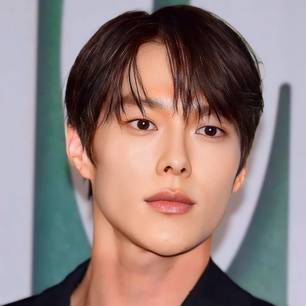 Foto populer Jang Kiyong yang penuh cinta dari penggemar