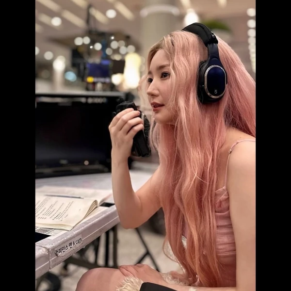 Popular photo full of fans’ love for Park Minyoung