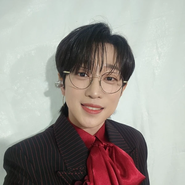 Popular photo full of fans’ love for An Sunghoon