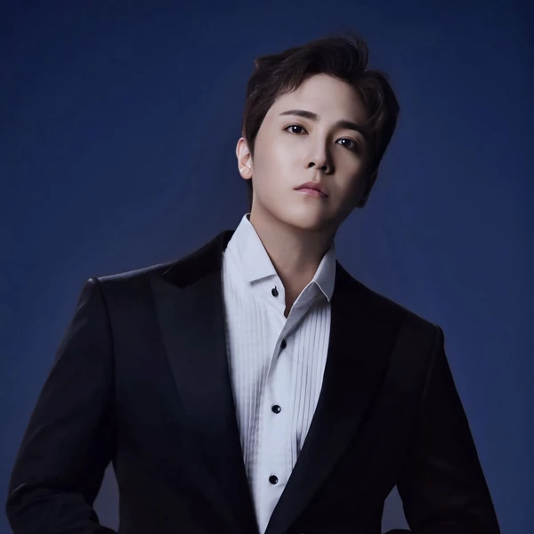 Popular photo full of fans’ love for Lee Honggi