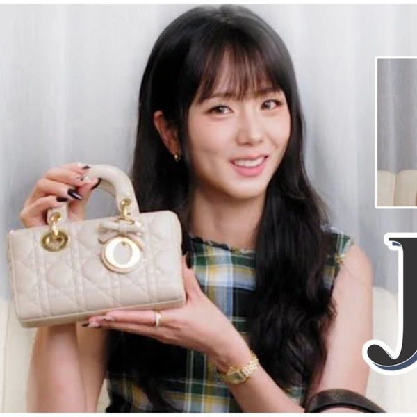 The most loved look of Jisoo (1995) today