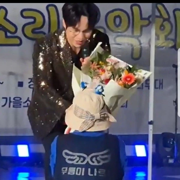 The most loved look of Mooryong today