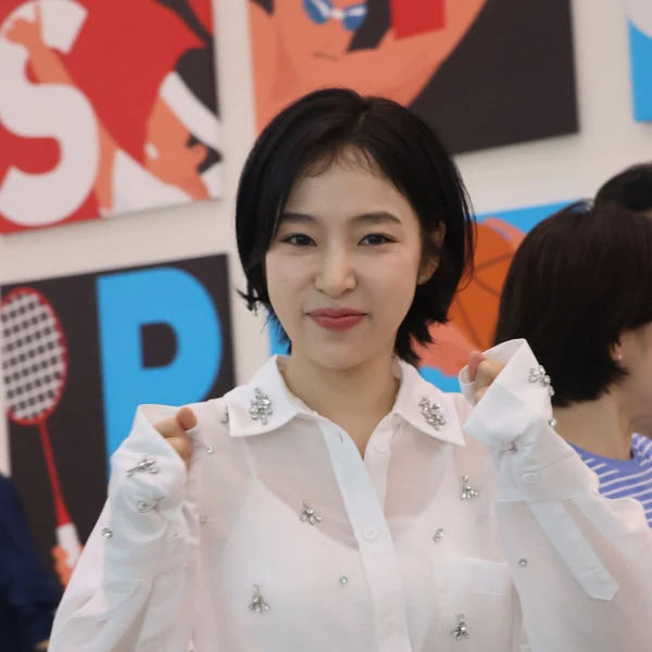 The most loved look of Hong Ja today