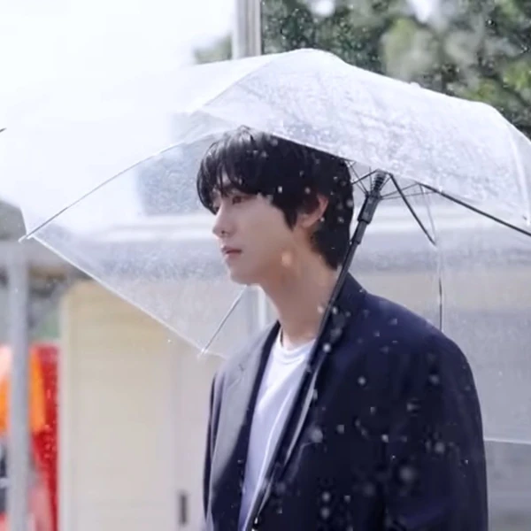 Popular photo full of fans’ love for Ahn Hyoseop