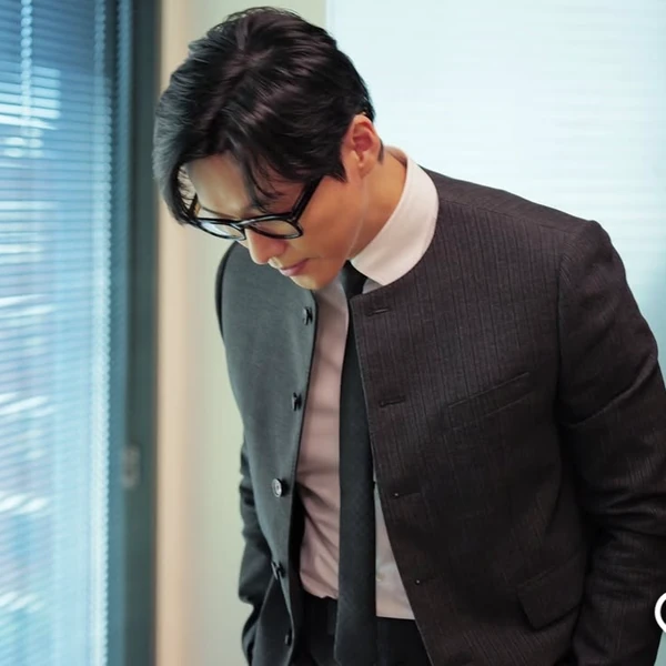 The most loved look of Namkoong Min today