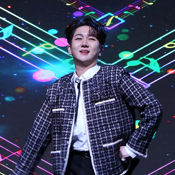 오늘 가장 사랑받은 김수찬의 모습