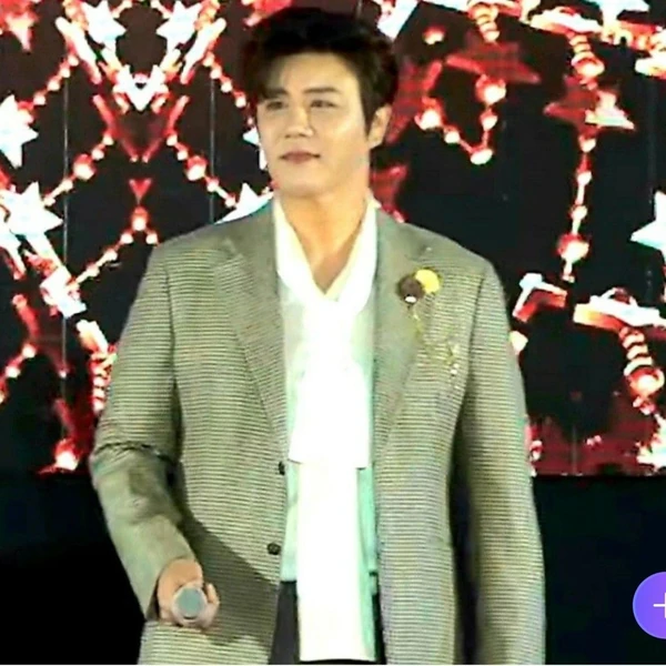 充满粉丝爱意的晋海成人气照片