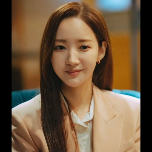 今天最受喜愛的朴敏英模樣