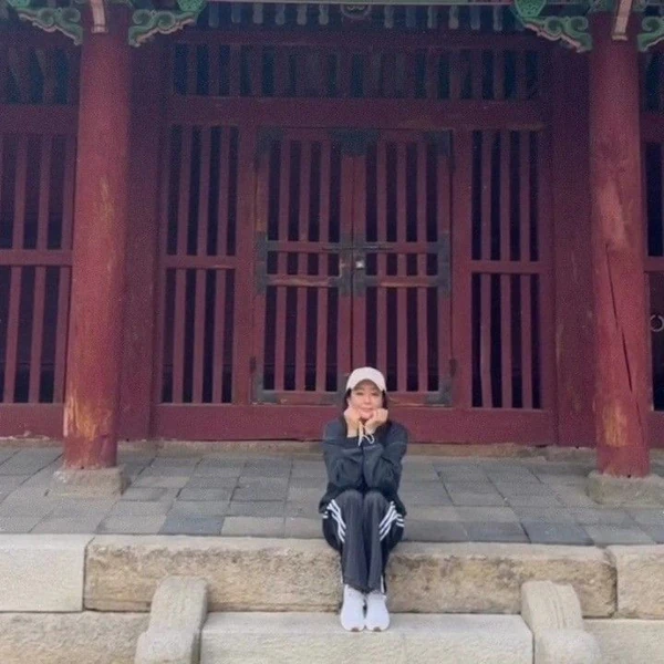 Popular photo full of fans’ love for Kim Heesun